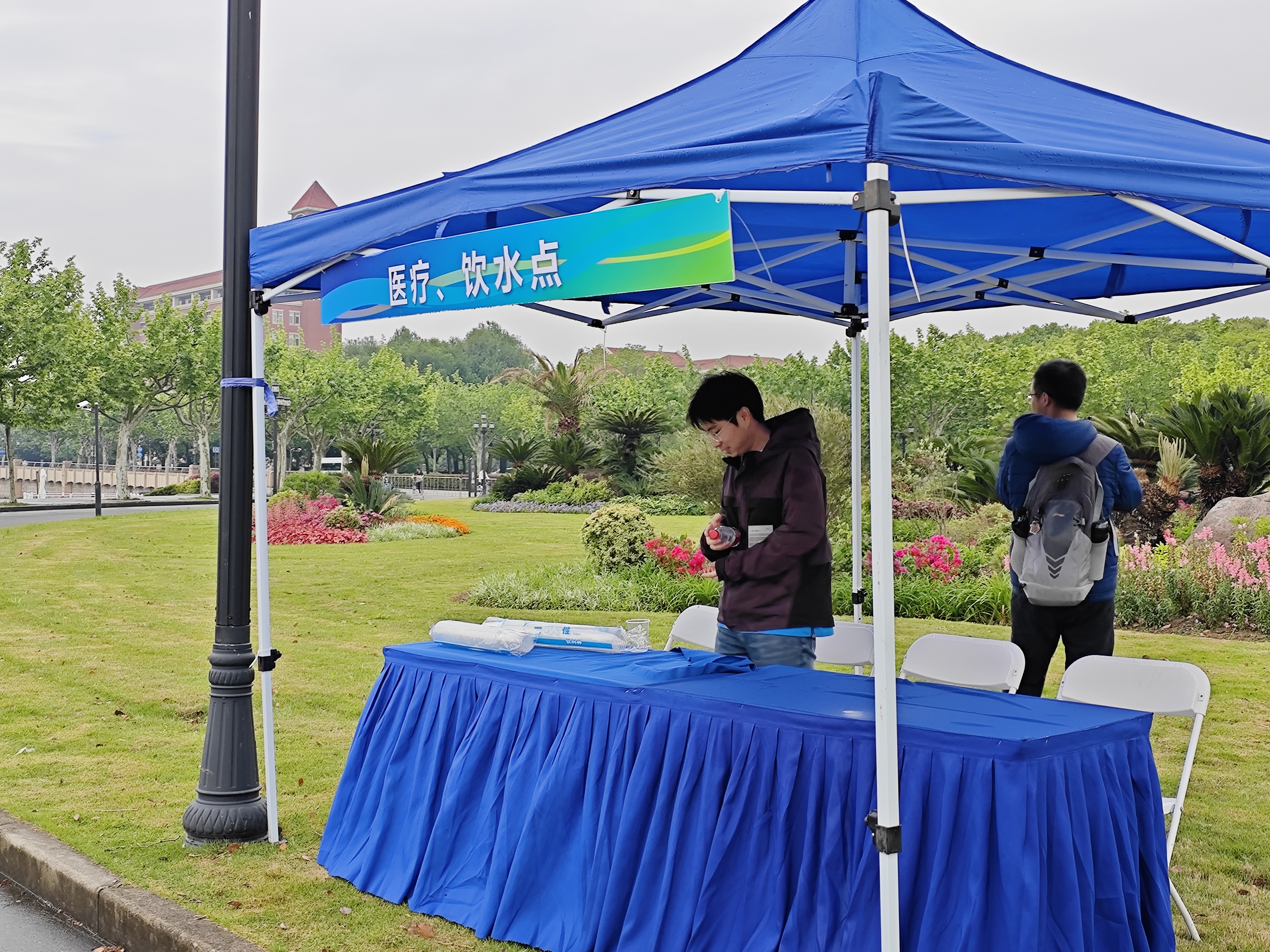 64_其他照片_五一長跑節(jié)志愿者 .jpg