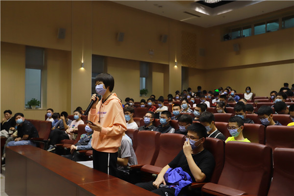 1600702129636228.jpg 圖4 觀眾提問1.jpg