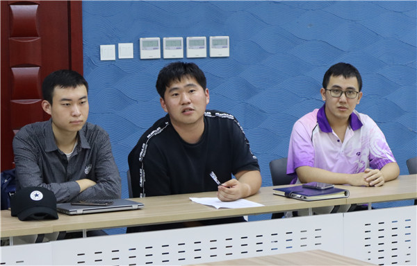 1601031269131076.jpg 圖2:指導(dǎo)老師發(fā)言.jpg