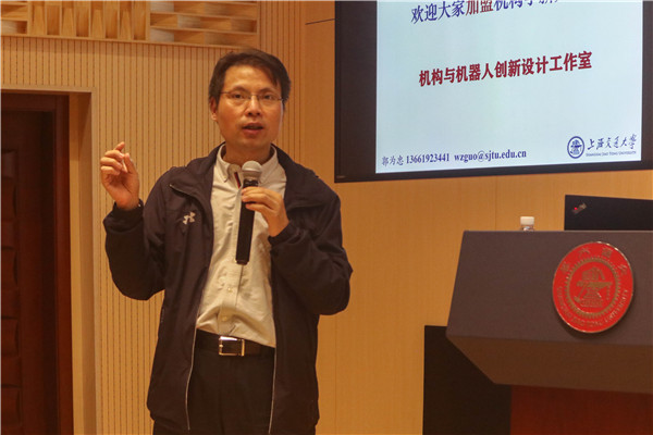 1603599802562105.jpg 圖2 嘉賓講解.jpg