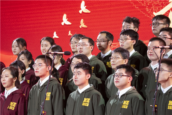 圖8 現(xiàn)場(chǎng)表演照片.jpg