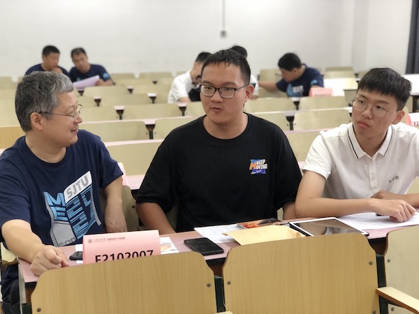 1629886085969729.jpg 圖7 各班分組交流.jpg