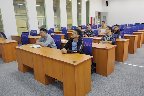 1635749452233832.jpg 圖2 工熱所研究生第二黨支部10月組織生活會臨港會場合影.jpg