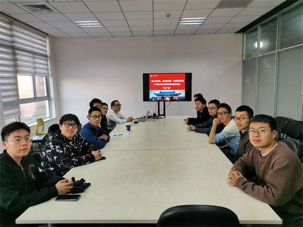 1637906898711169.jpg 圖一-組織生活會合影.jpg