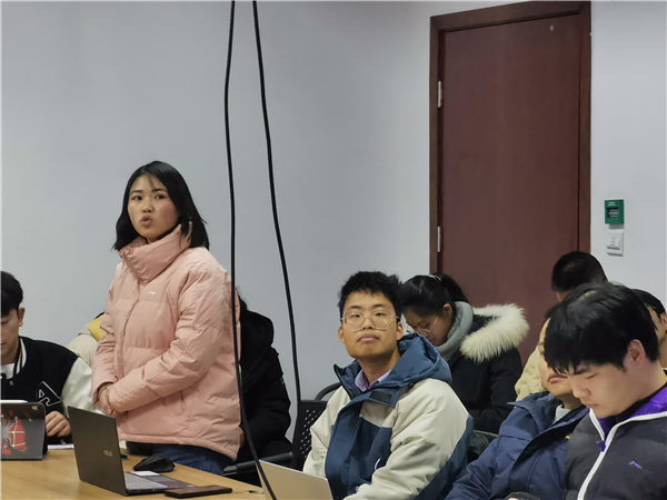 1640673212590871.jpg 圖3-發(fā)展對(duì)象劉欣悅介紹個(gè)人情況.jpg