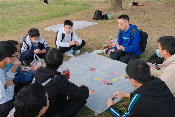 1667873262951891.jpg 圖4營(yíng)員開(kāi)展桌游.jpg