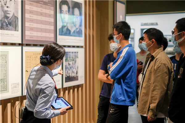 圖3 講解員講解.jpg