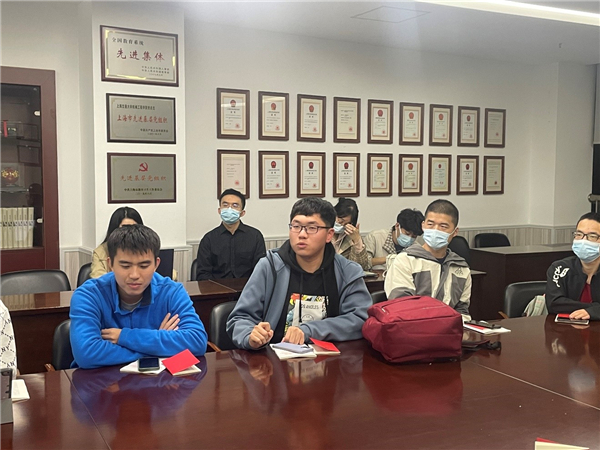 圖5 2022級(jí)新生黨員自我介紹.jpg