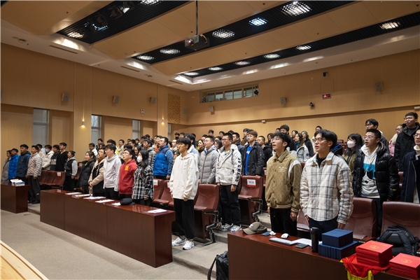 圖1 奏唱國(guó)歌.jpg