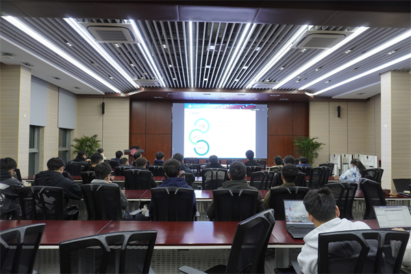 1679570819323689.jpg 圖5周志松師兄做關(guān)于畢業(yè)生啟航教育的分享.jpg