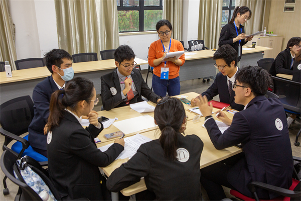 圖3 無領導小組討論.jpg