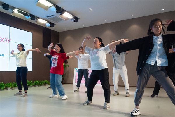 圖2 舞蹈表演.jpg