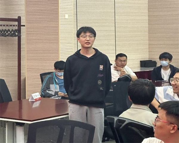 1685531936888348.jpg 圖8 李浩然發(fā)言.jpg