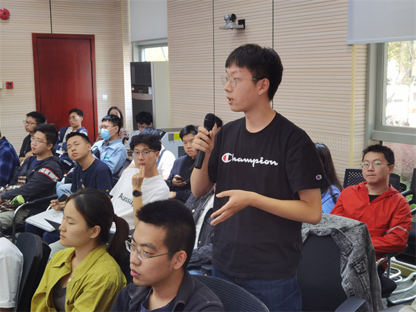 圖4 提問交流環(huán)節(jié).jpg