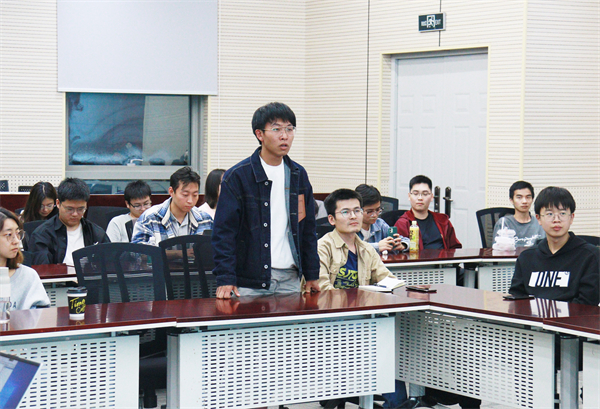 1698767307809329.jpg 圖2 國(guó)際時(shí)政交流.jpg