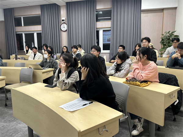 圖5 同志們認(rèn)真學(xué)習(xí).jpg