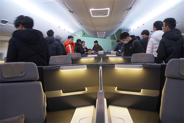 1703679583960789.jpg 3.登機參觀圖.jpg