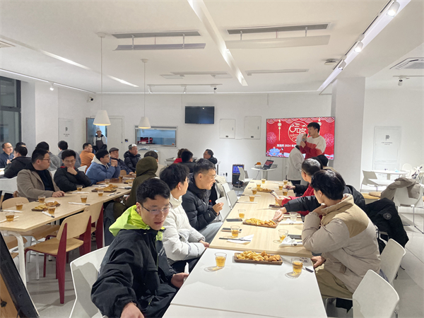 1709115136874228.jpg 圖4 支部成員自由開展師生交流.jpg