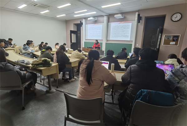 1709729585426448.jpg 圖2 虞勁帶領(lǐng)理論學(xué)習(xí).jpg