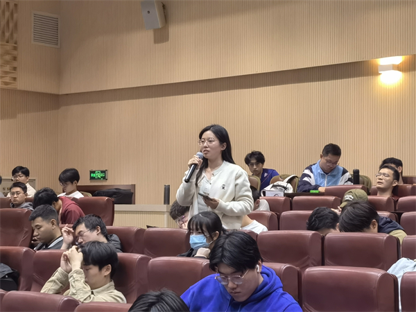 圖7_同學(xué)提問環(huán)節(jié).jpg