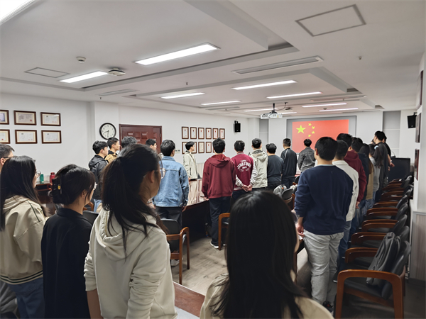 1714396215959060.jpg 圖1 全體奏唱國(guó)歌.jpg