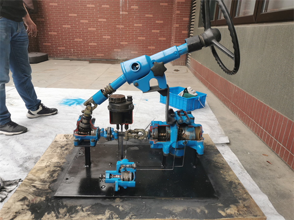 1714992900321994.jpg 圖4 拼裝好的機(jī)械.jpg