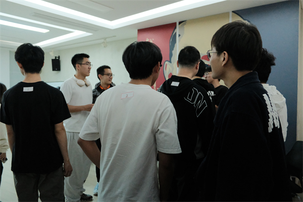 圖2 熱身體驗(yàn)：讓我找到你.jpg