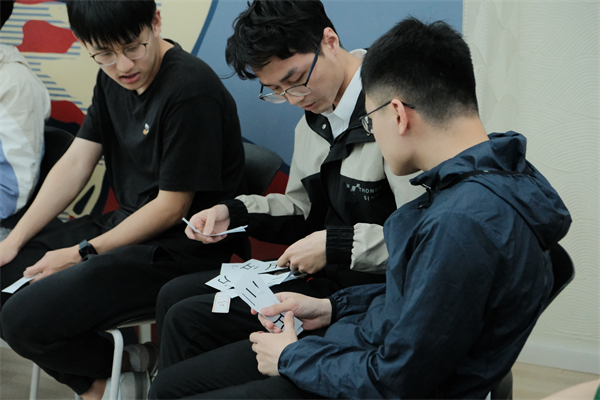 圖3 愛(ài)情拍賣(mài).jpg