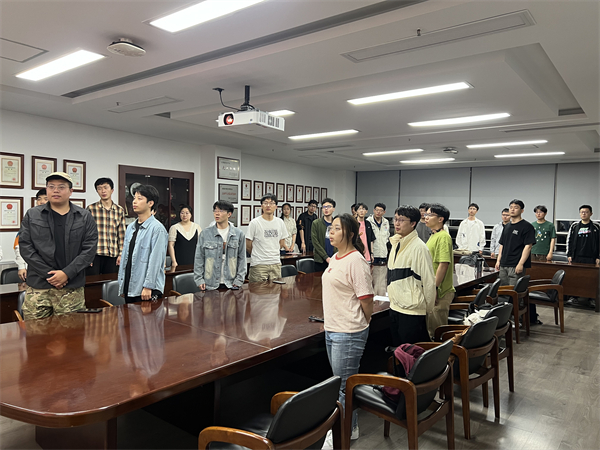 1716807622240254.jpg 圖1 全體奏唱國歌.jpg