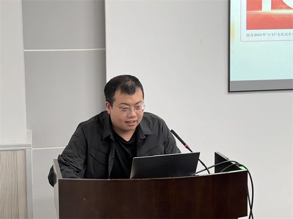 1716807645631847.jpg 圖3 史昊鵬做黨課分享.jpg