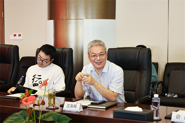 1716979712425456.jpg 圖5-沈海峰介紹公司情況.jpg