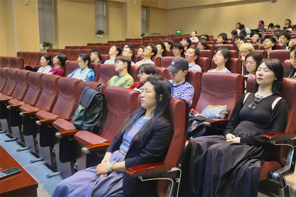 圖1 冥想現(xiàn)場(chǎng).jpg