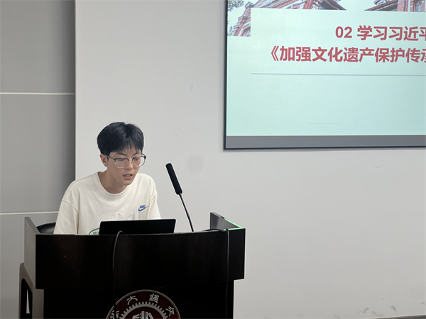 圖3 石云志做黨課分享.jpg