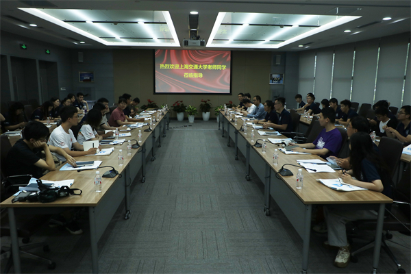 圖7 常琎校友解答同學問題.jpg