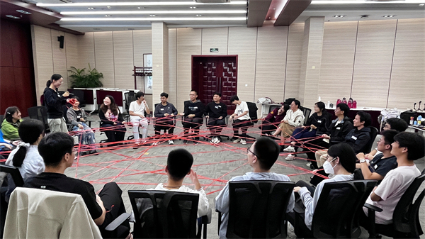 1729512600215635.jpg 圖2 游戲1活動(dòng)照.jpg