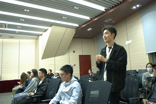 圖片4 同學(xué)提問.jpg