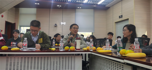 1730816302421242.jpg 圖5 青年教師發(fā)言.jpg