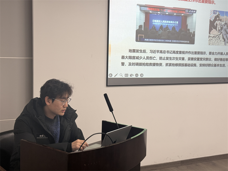 圖5 楊光超做黨課分享.jpg