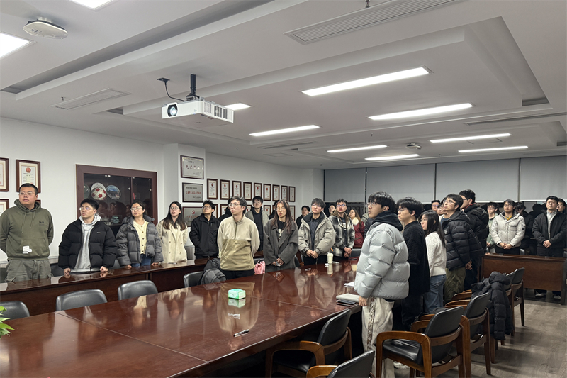 圖6 全體奏唱國際歌.jpg